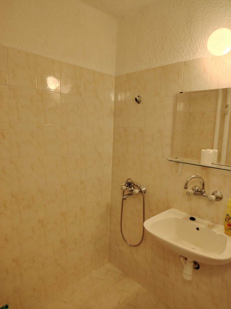 Дава се под наем Двустаен апартамент в София, Зона Б-19 - 45 кв.м за 382.5 € - Снимка #5