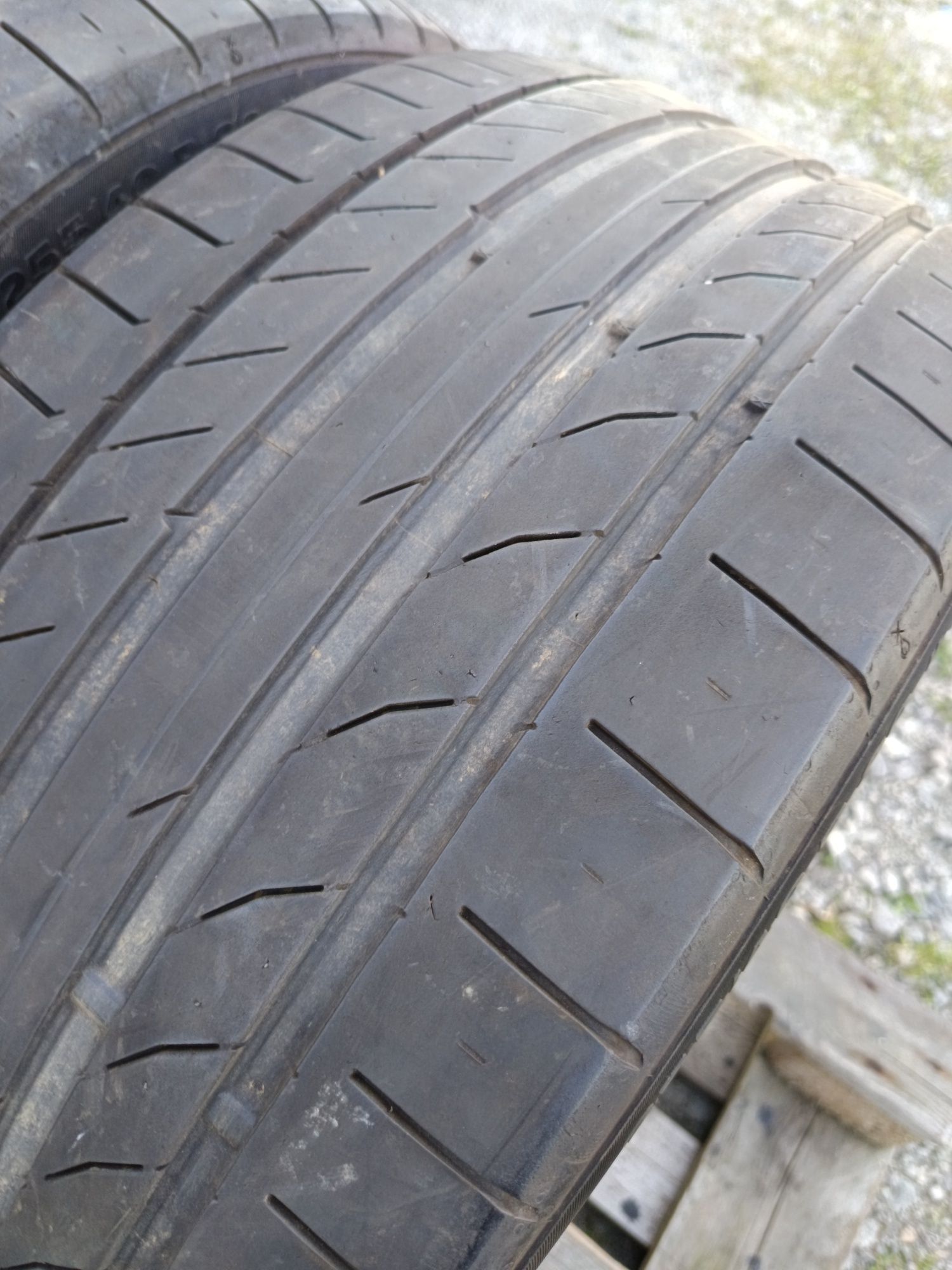 255 40 R 20 V XL Continental Дот 2920