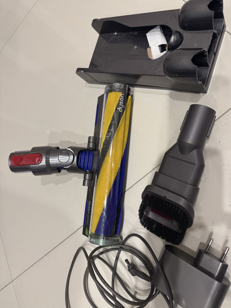 perie fluffy optic dyson +incarcator