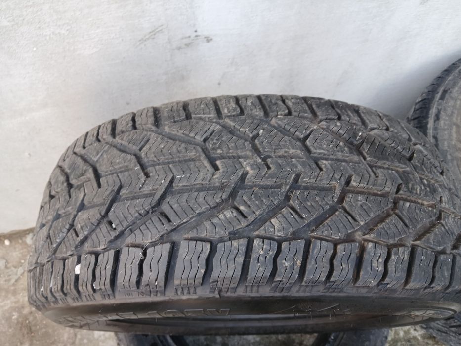 Anvelope iarna taurus 235/55/17