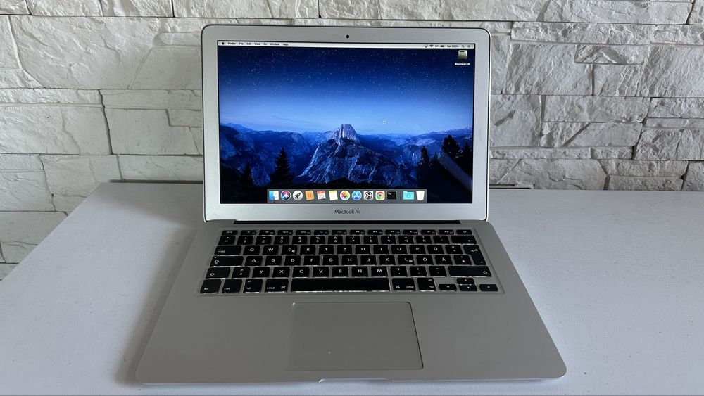 MacBook Air 13", MacOS High Sierra