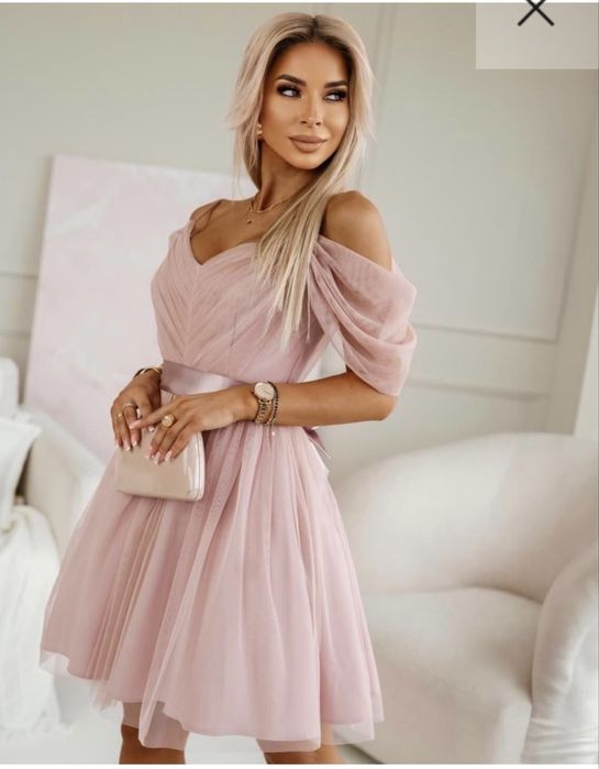 Rochie Roz Pudrat din Tulle și Satin – Elegantă & Feminină