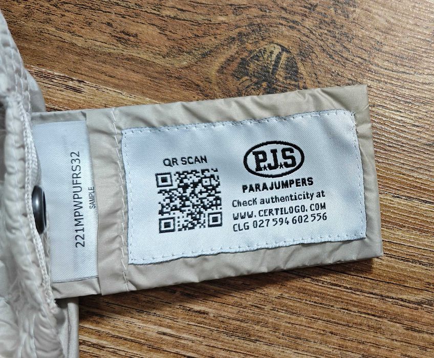 Parajumpers Оригинално дамско яке с две лица и пух размер S