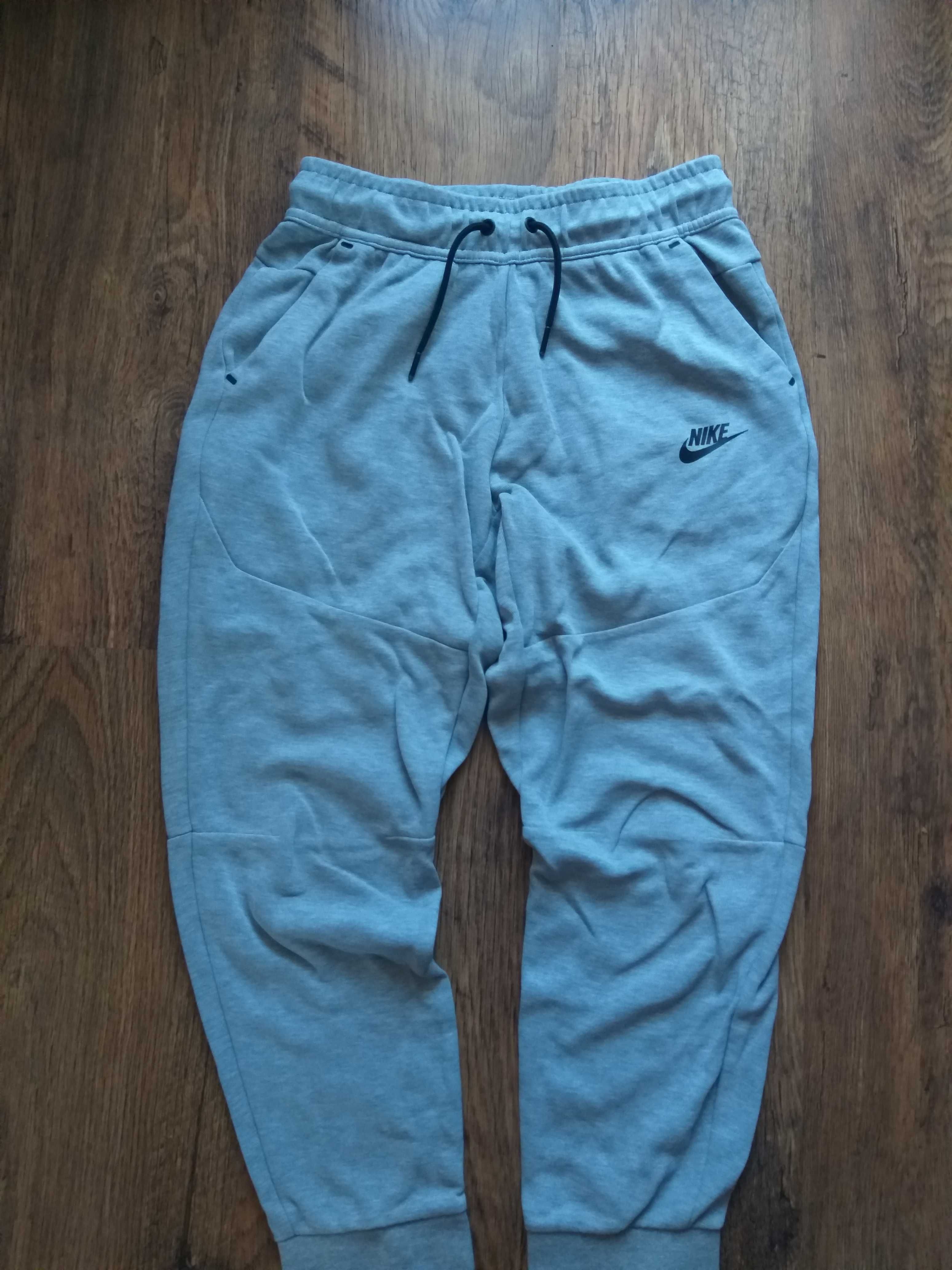 Nike B NSW TCH FLC PANT - страхотно юношеско долнище 147-158см.