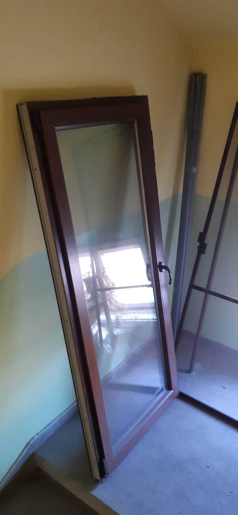 Врата за балкон/стая