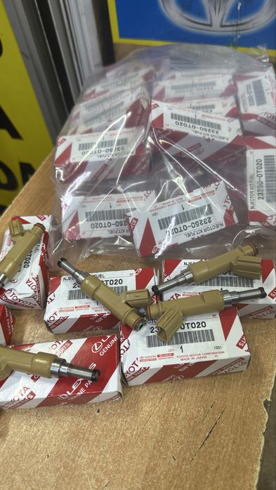 Форсунки на Toyota Carolla в оригинале . Отправка по региону