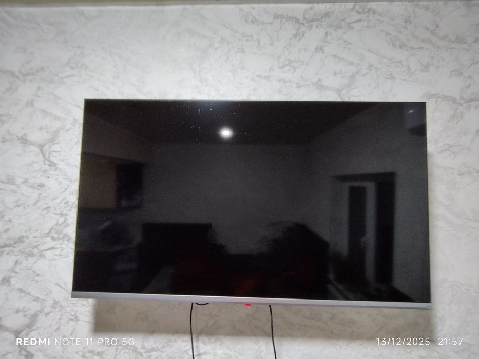 Televizor Samsung olinganiga 3 yil bo'ldi 4K 45talik