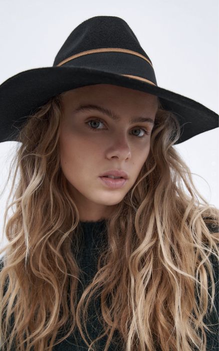 Palarie din fetru eleganta marca ZARA -SPECIAL EDITION