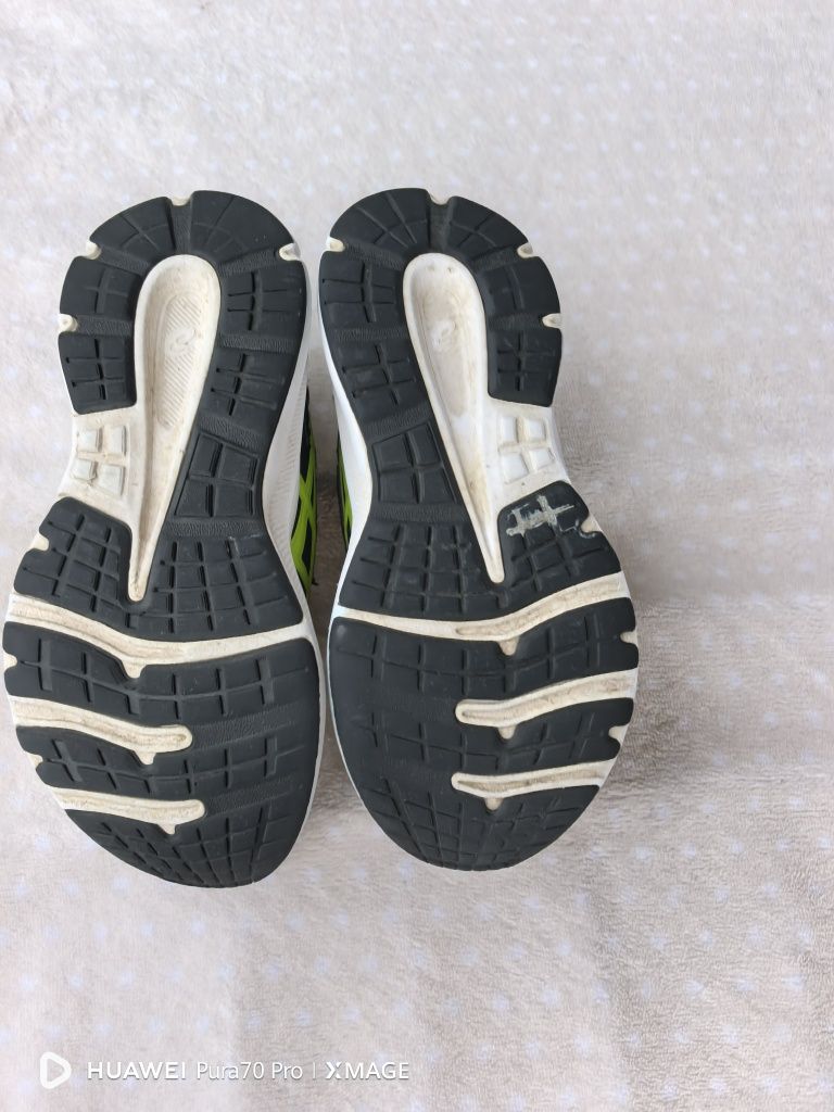 Маратонки asics номер 31.5 стелка 19.5