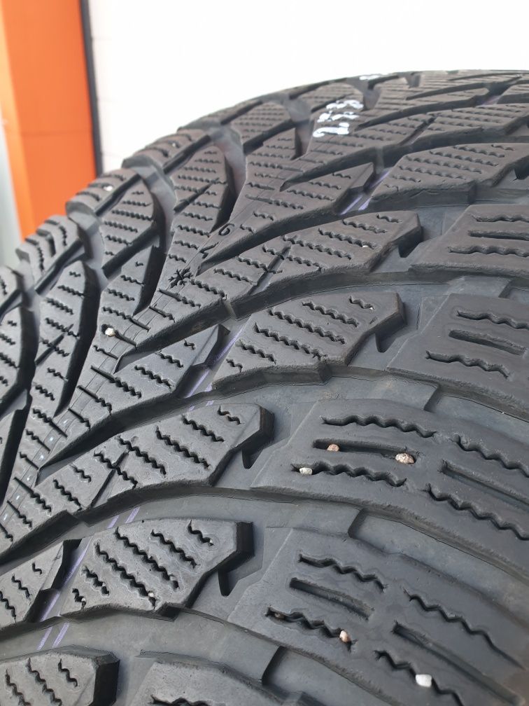 Зимни гуми 2 броя NOKIAN WR Suv 255 40 R21 дот 0921