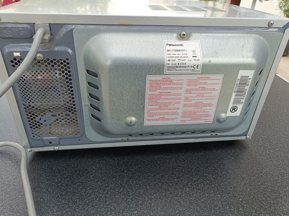 Cuptor cu microunde Panasonic 800w cu grill digital