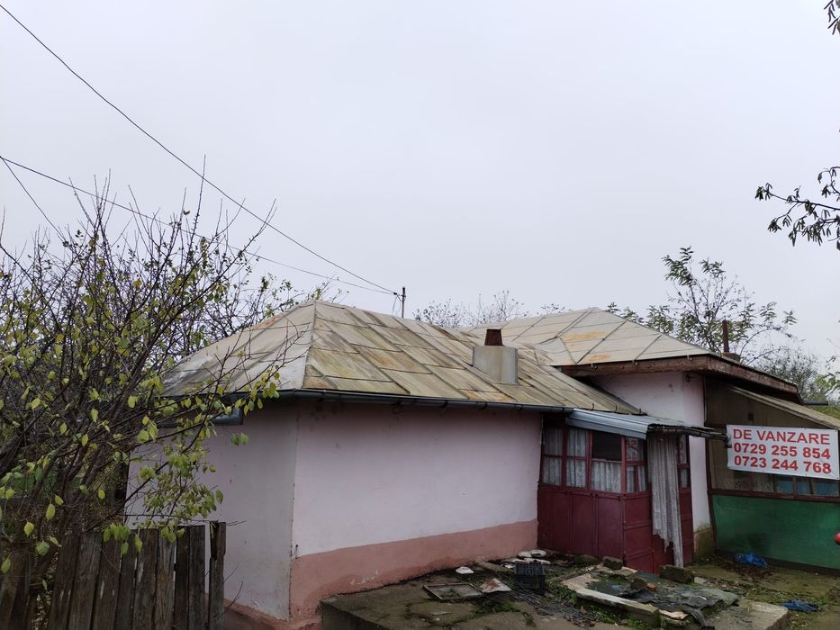 De vanzare casa+teren