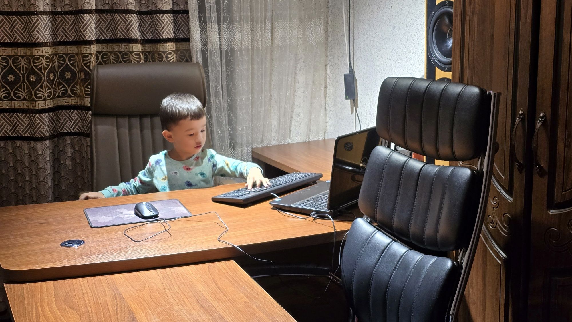 Ofis stol stuli va kreslo
