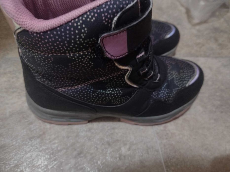 Детски боти за момиче.Нова цена 15 лв.