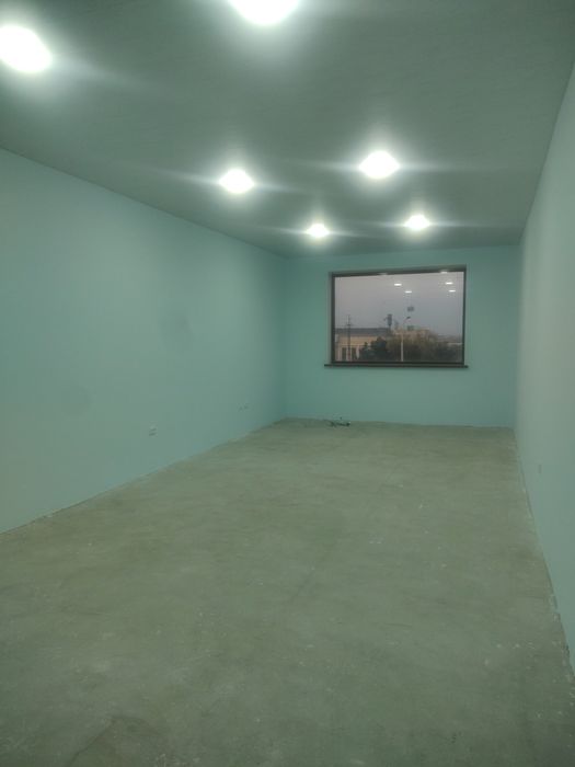 Сдается в аренду 2 и 3 этаж. Ориентир: возле Халк банка города Каган