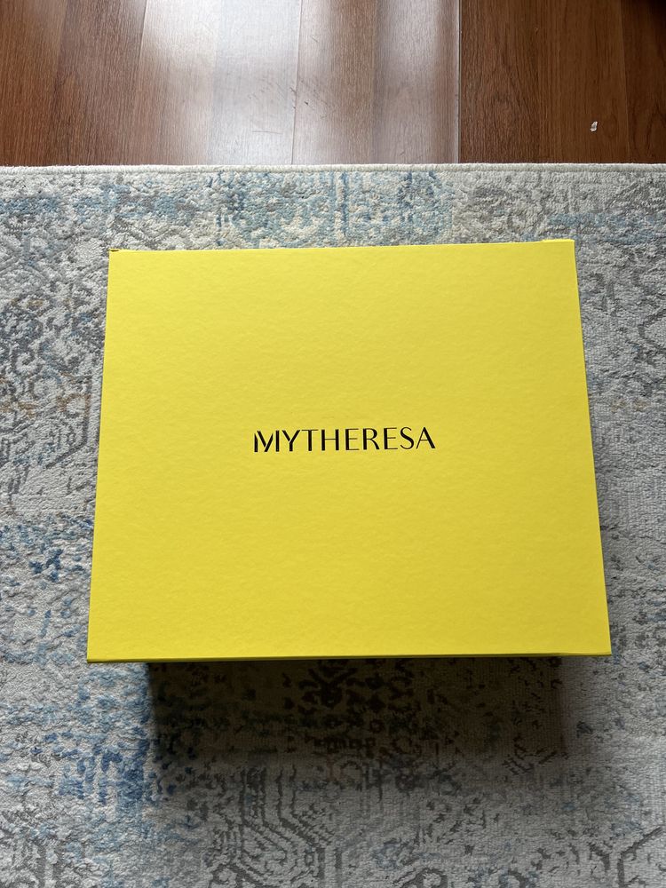 Продам коробку от Mytheresa.