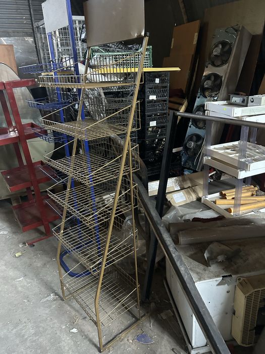 Стелаж за магазин-касова зона