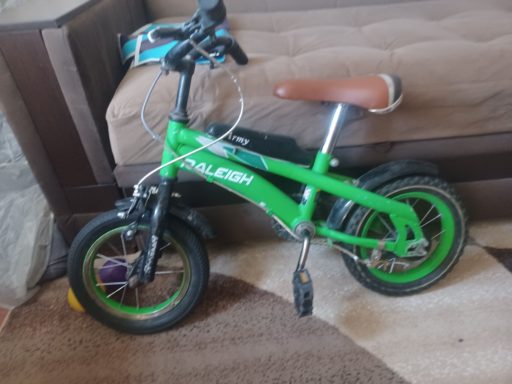 Velsaped sotiladi srochna oldi balon tewilgan 1 ta pedal qoyiw kere