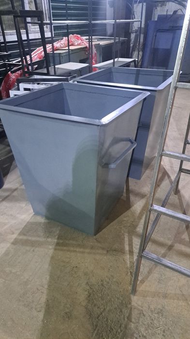 мусорные баки,урны  и многое другое