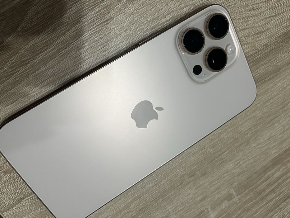 Vand iphone 16 pro max nou