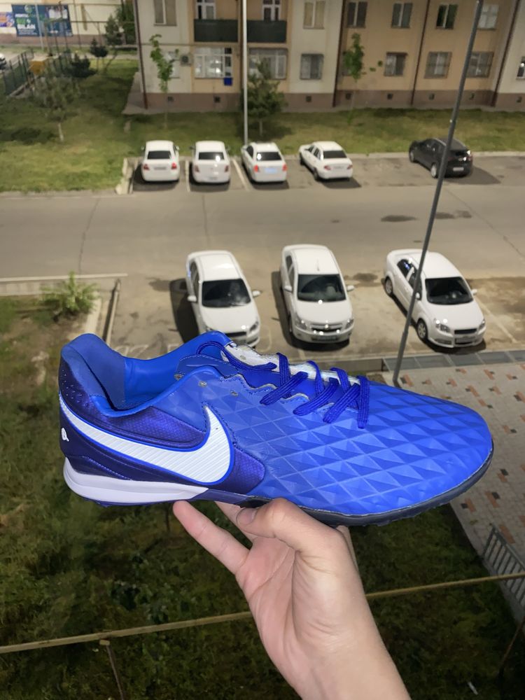 Nike tiempo yengi 150.000 som skidka