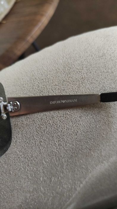 Emporio Armani оригинальные солнцезащитные очки.