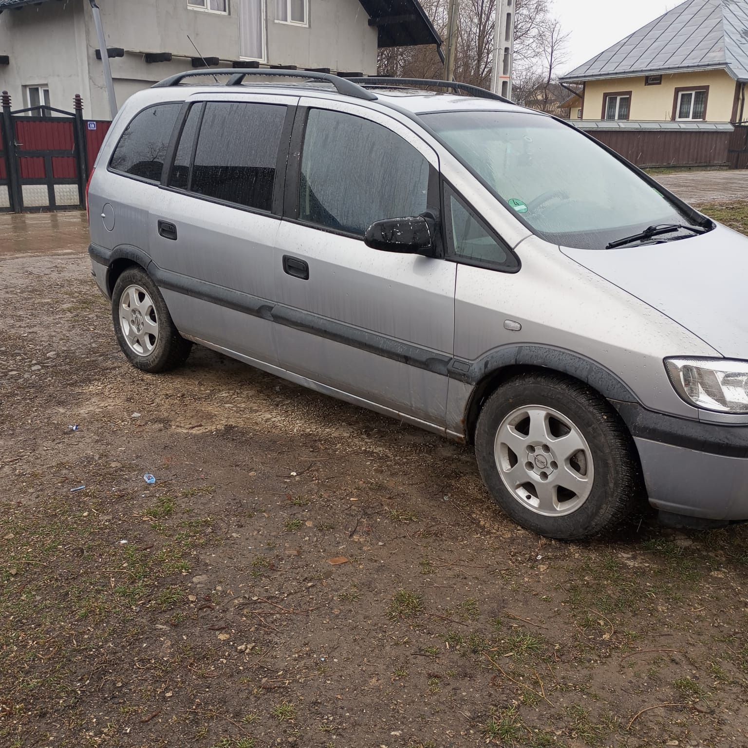 Vând Opel zafira A