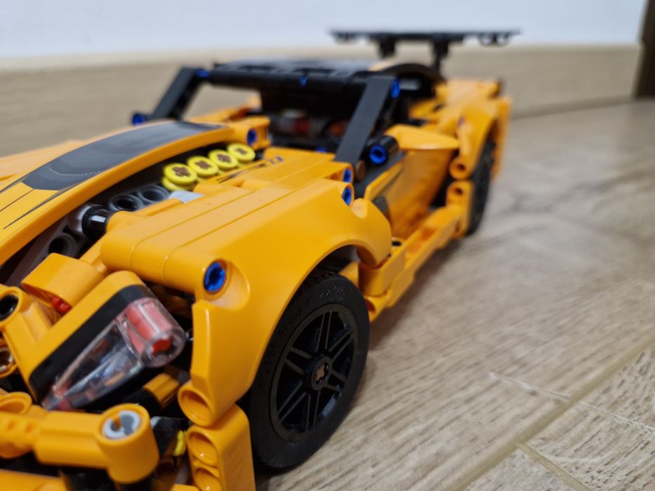Lego technic Chervolet Corvette ZR1 42093