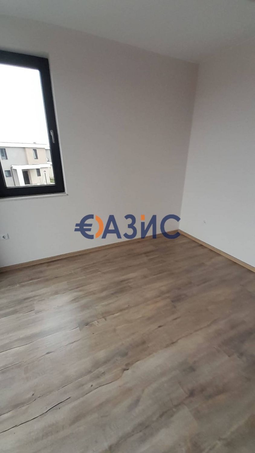Къща с 2 спални в комплекс Victoria Avenue, 112 кв.м. + 200 кв.м. двор