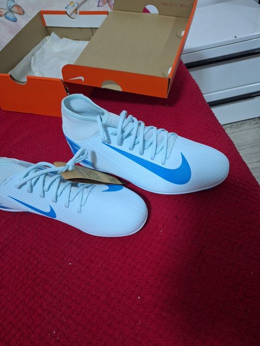 Vând Ghete de fotbal Nike Mercurial