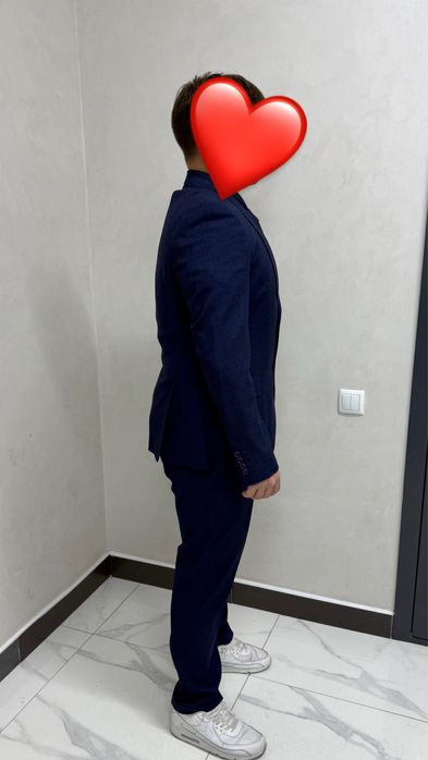 Костюм мужской, синий в отличном состоянии; 50-52 размер