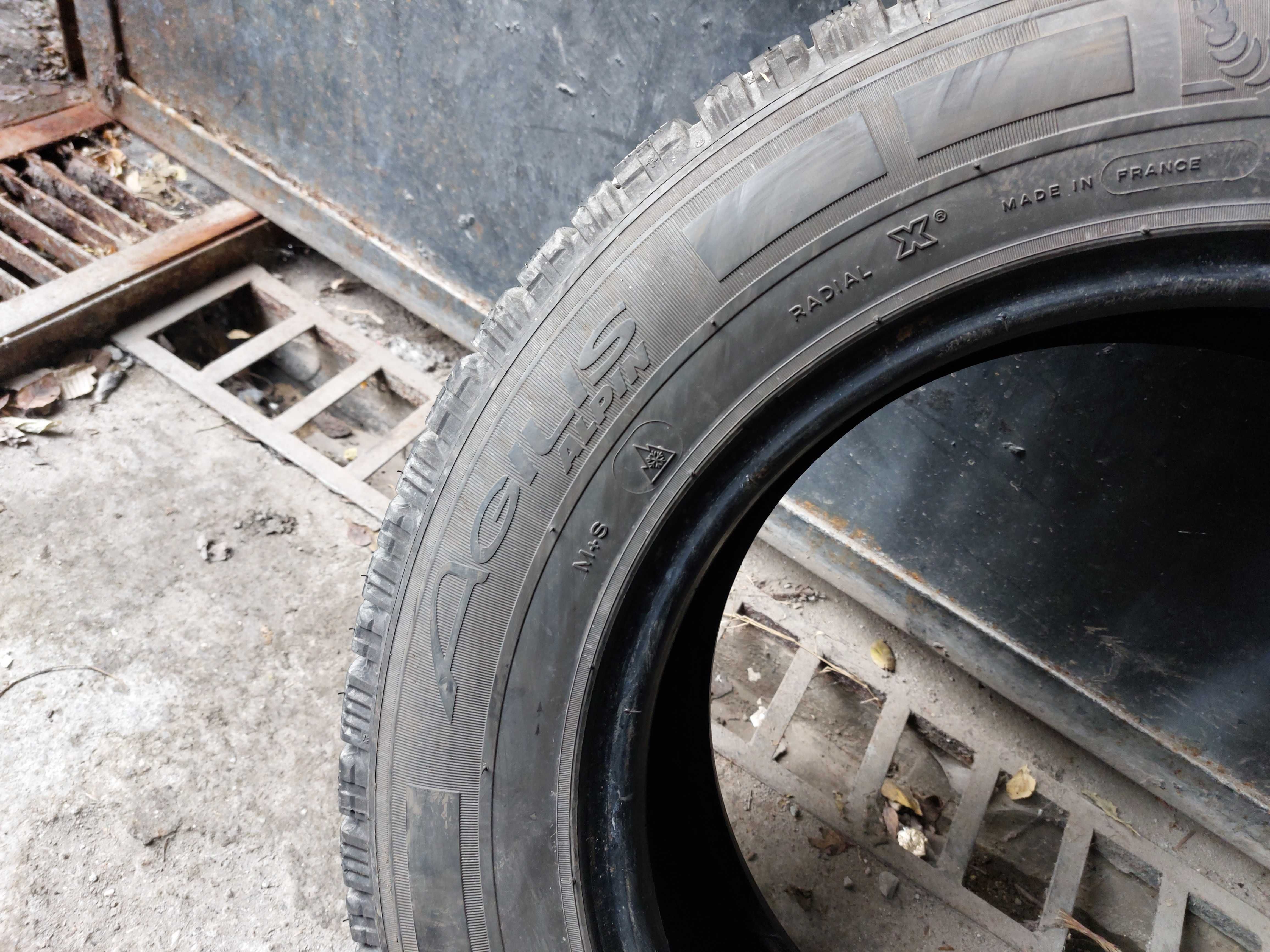4бр.зимни гуми MICHELIN 215/65/16C 109R DOT 2822-1323
