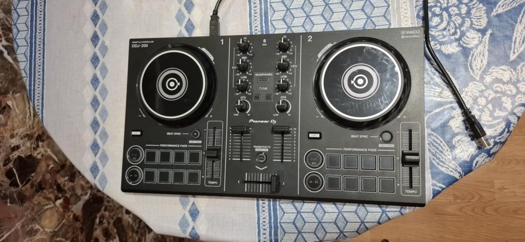 Pioneer Dj DDJ-200 DJ контролер