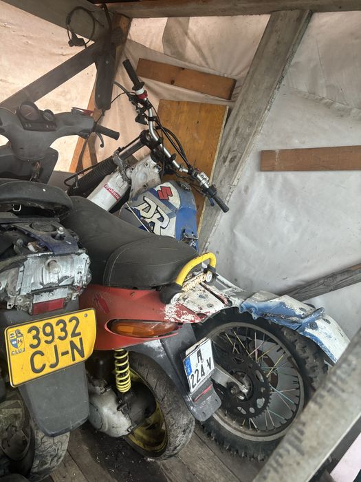 Vand scutere pentru piese