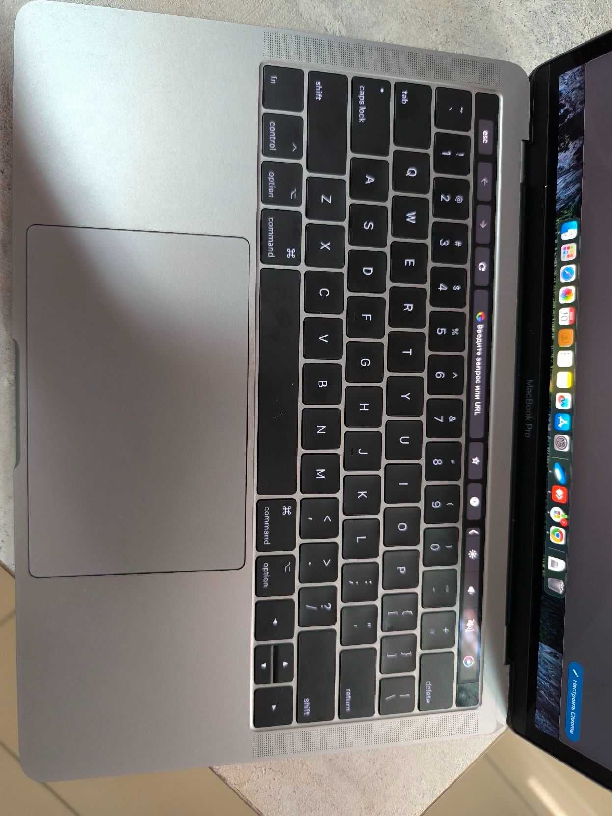 Apple MacBook Pro 2017 Touch Bar + Touch ID