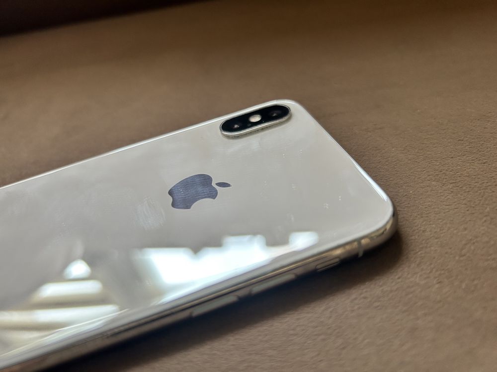 Iphone X 64 gb бял