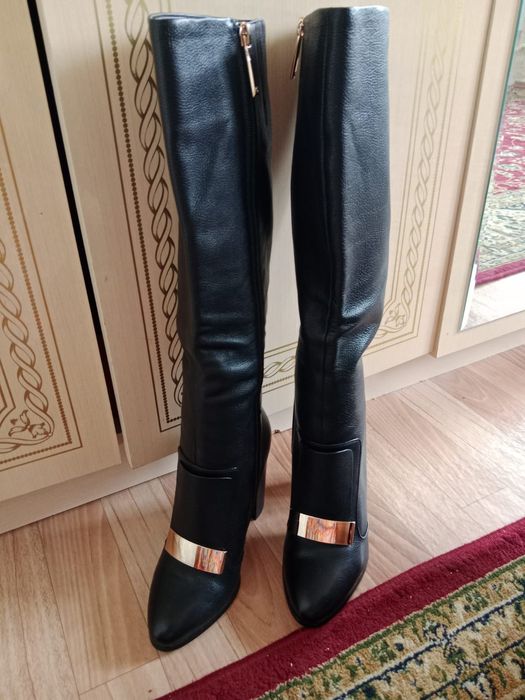 Женский сапоги. Зима