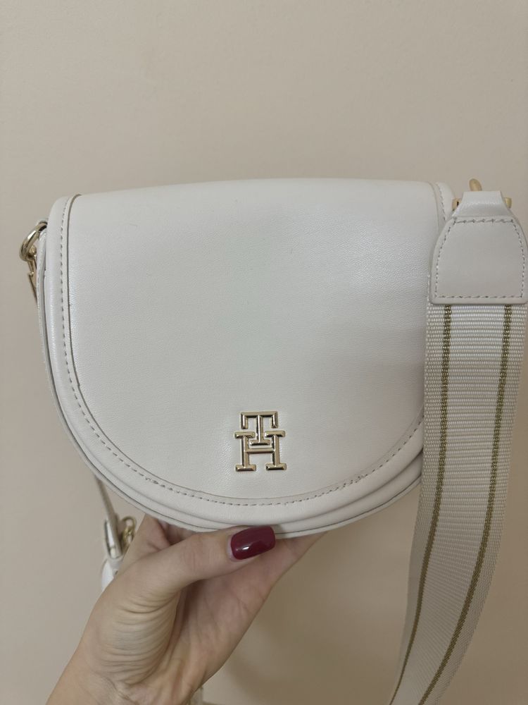 Дамска чанта Tommy hilfiger