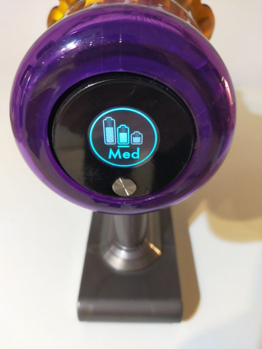 Dyson V15 _ corp cu motor