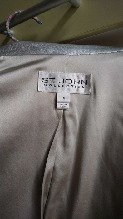 Scurta piele/matase,designer St John , culoare argintie,marime S.