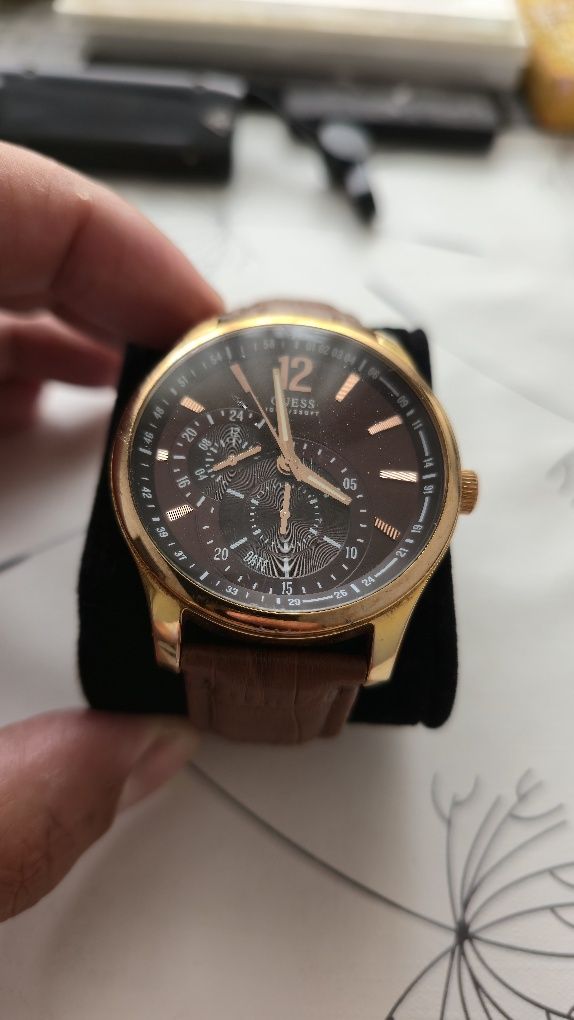 Ceas Guess U10627G1 rezistenta la apa 10ATM