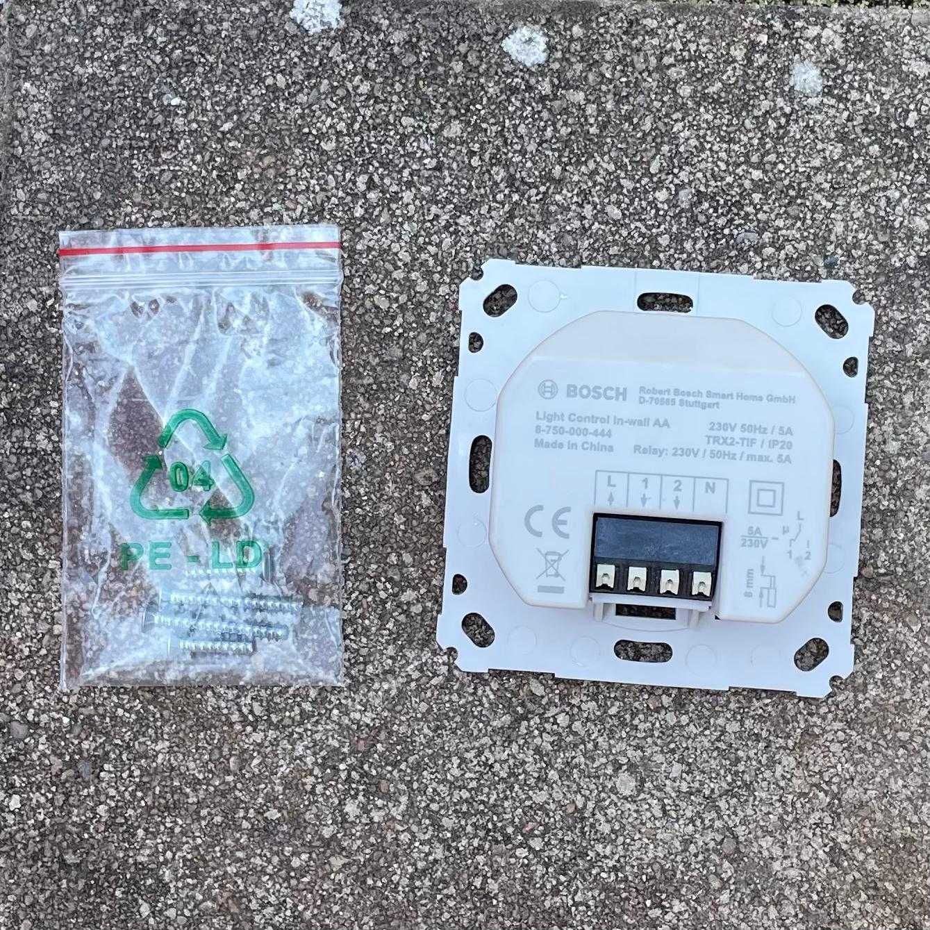 Termostat de perete Homematic IP cu ieșire de comutare 230V