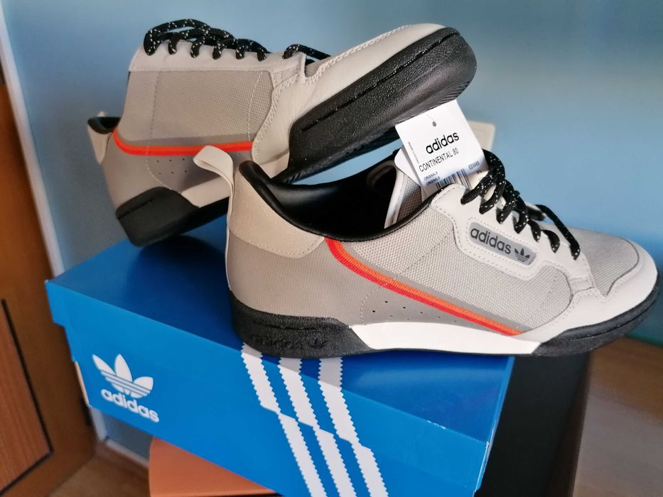 ADIDAS NOI cu eticheta