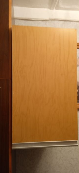 Навесной шкафчик б/у