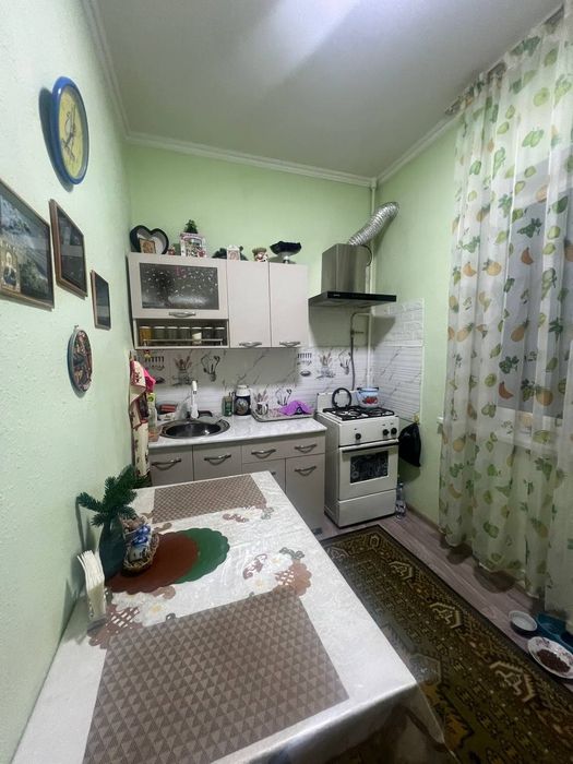 Сергели 1 1/3/5 квартира чистая, балкон 2х3, не торец