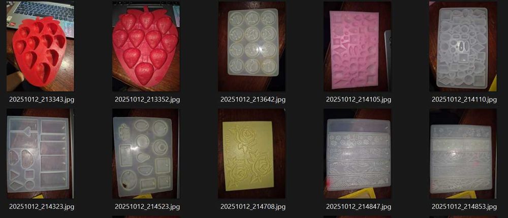 Продавам силиконови молдове - идеални за на сапуни, свещи, гипс, смола