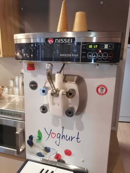 Професионална машина за мек сладолед и йогурт NISSEI 9328Prof