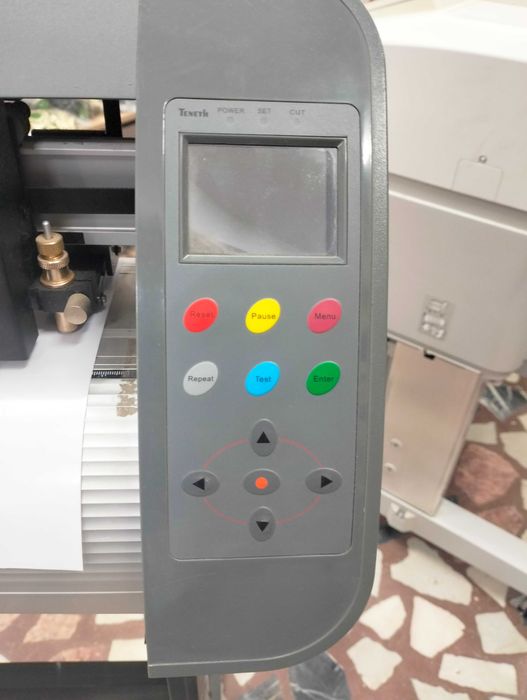 Când cutter plotter teneth L1300+ autocolant gratuit