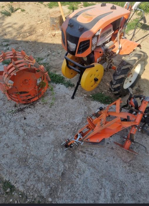 Vând ft urgent motocultor ruris 18cp, aproape nou