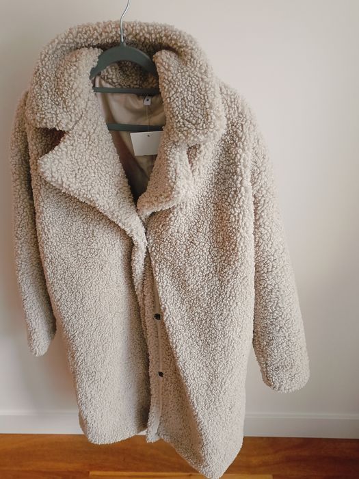 Палто HEMA ,ново с етикет.Размер M
Дължина 98см ,ширина 54см.
85лв 
Ку